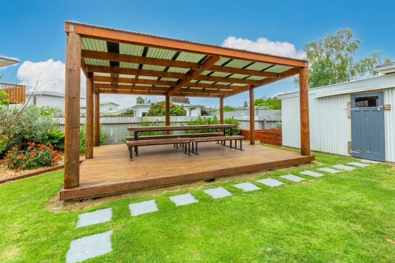 Photo of property in 18 Woburn Street, Waipukurau, 4200