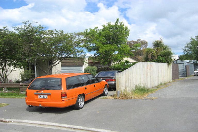Photo of property in 21 Saunders Place, Redwood, Christchurch, 8051