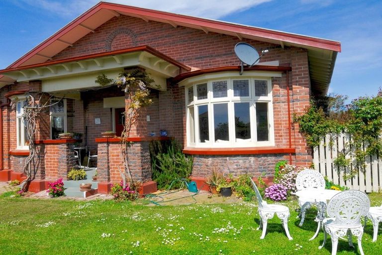 Photo of property in 1 Parsonage Road, Waimate, 7924