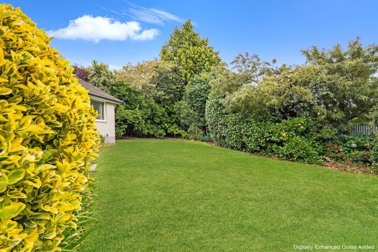 Photo of property in 12 Lomax Place, Islington, Christchurch, 8042