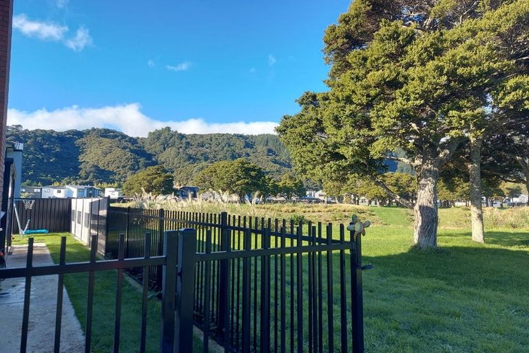 Photo of property in 11 Josland Lane, Wallaceville, Upper Hutt, 5018