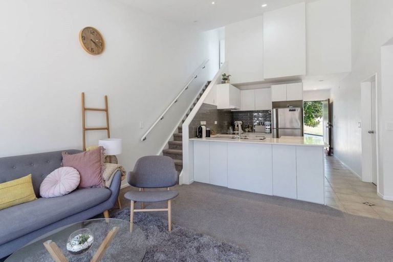 Photo of property in 6 Nagle Place, Golflands, Auckland, 2013