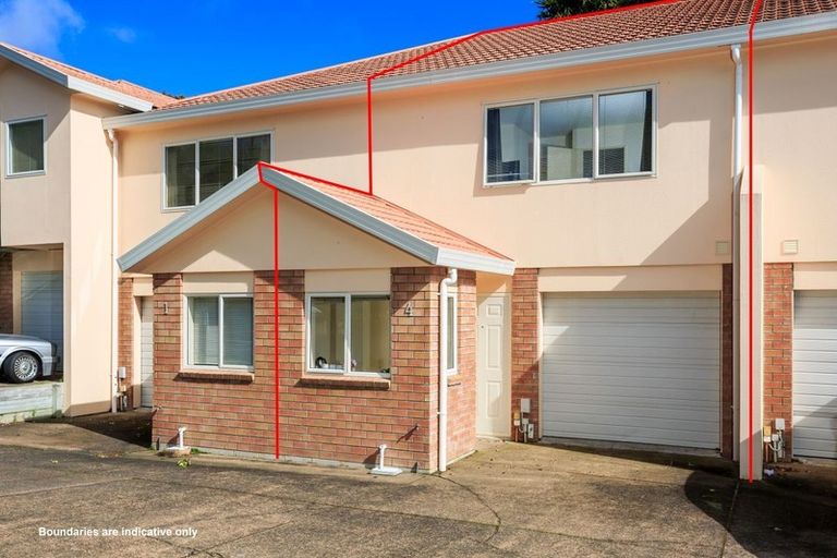 Photo of property in 4/31 Fields Parade, Oteha, Auckland, 0632