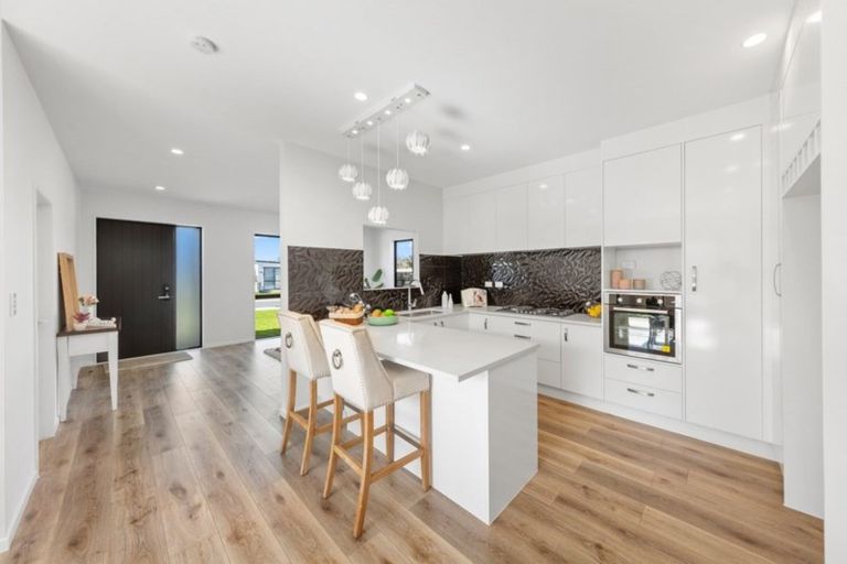 Photo of property in 8 Whakapono Road, Pukekohe, 2120