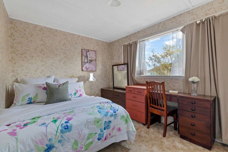 Photo of property in 2/22 Captain Scott Road, Glen Eden, Auckland, 0602