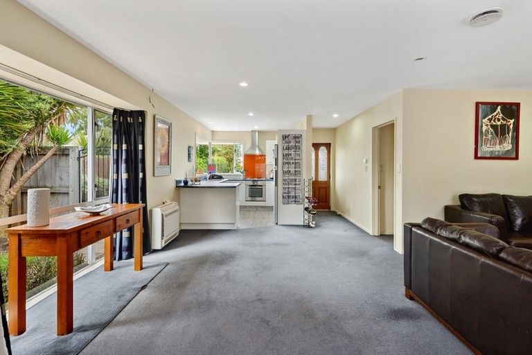 Photo of property in 35a Holland Street, Avonside, Christchurch, 8061