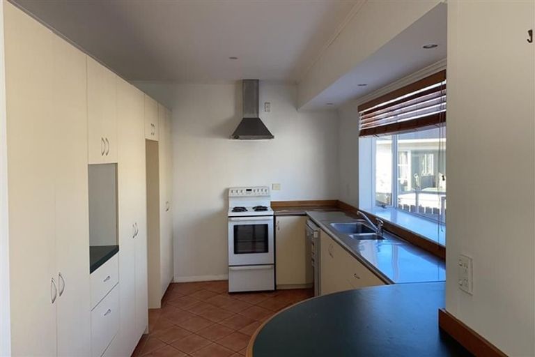 Photo of property in 14 Clematis Grove, Maungaraki, Lower Hutt, 5010