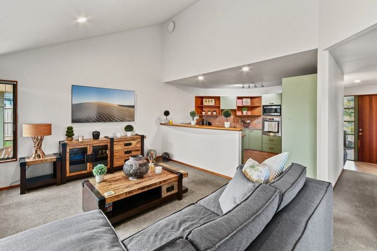 Photo of property in 3 Trossach Place, Wattle Downs, Auckland, 2103