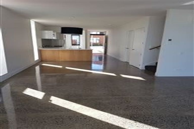 Photo of property in 22 Cochrane Road, Hobsonville, Auckland, 0616