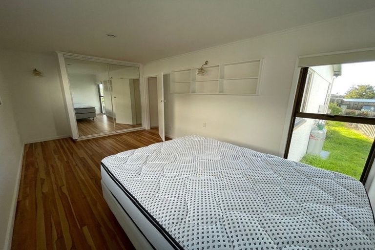 Photo of property in 1b Verbena Road, Birkdale, Auckland, 0626