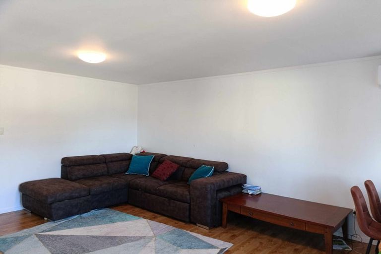 Photo of property in 2/78 West Coast Road, Glen Eden, Auckland, 0602