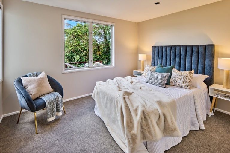 Photo of property in 21 Arahiwi Grove, Tirohanga, Lower Hutt, 5010