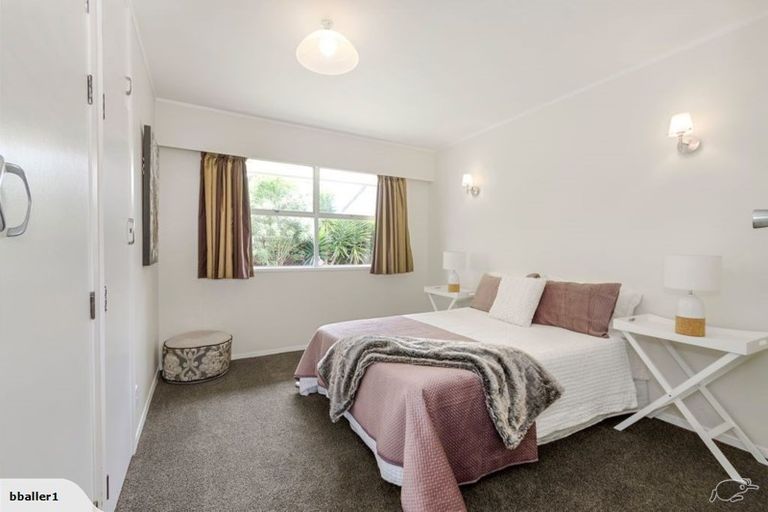 Photo of property in 328 Great South Road, Opaheke, Papakura, 2113