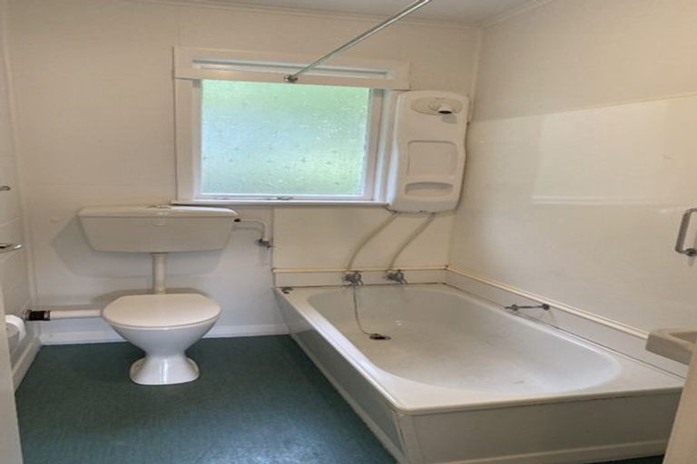 Photo of property in 138 Reynolds Street, Taita, Lower Hutt, 5011