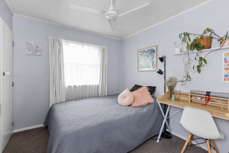 Photo of property in 5 Shortland Street, Tamatea, Napier, 4112