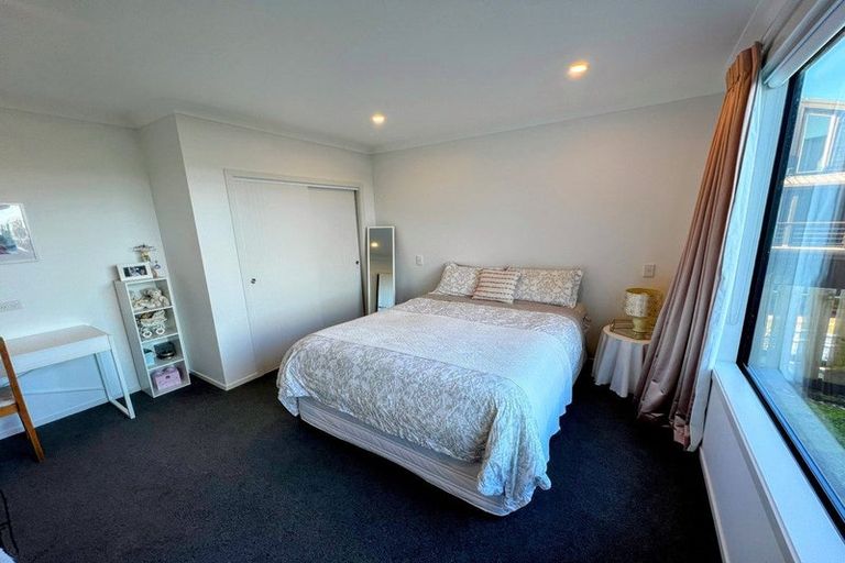Photo of property in 8 The Track, Plimmerton, Porirua, 5026