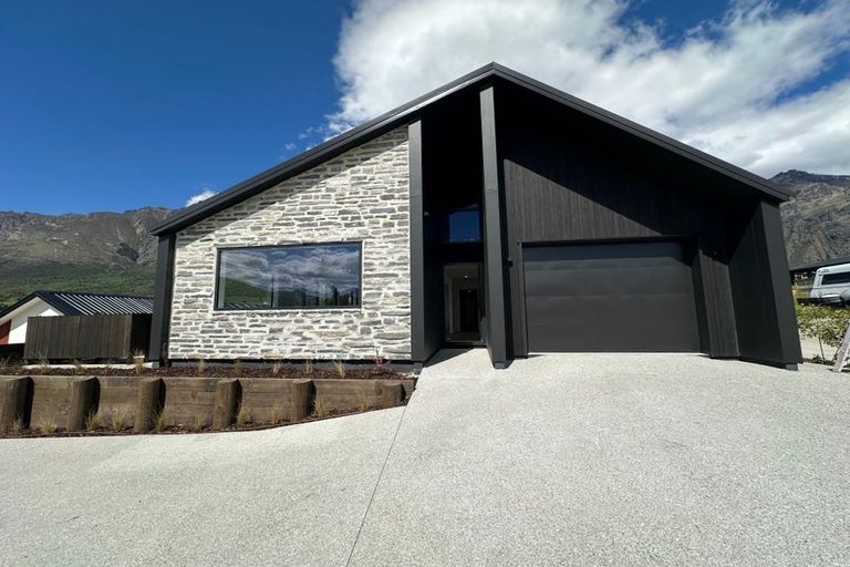 Photo of property in 27 Spur Ridge Rise, Jacks Point, 9371