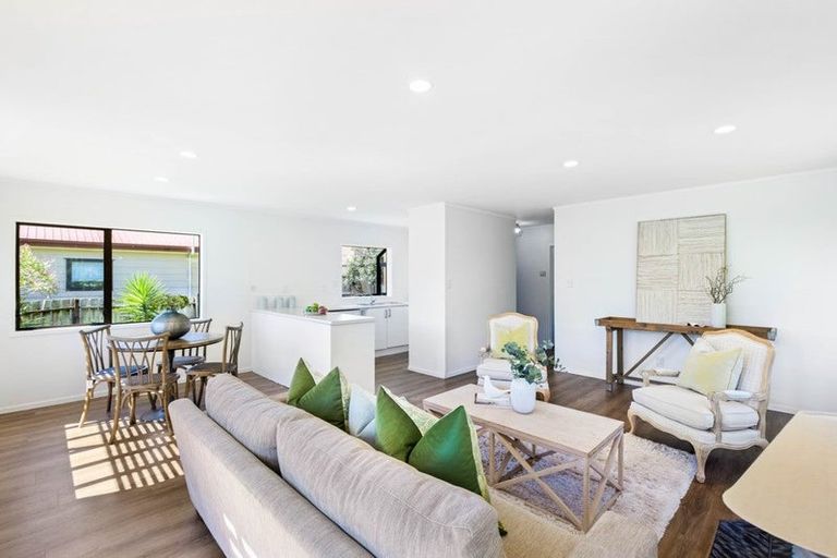 Photo of property in 45 Darren Crescent, Half Moon Bay, Auckland, 2012