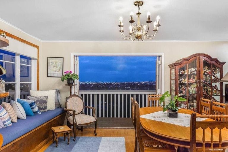 Photo of property in 103 Luckens Road, West Harbour, Auckland, 0618