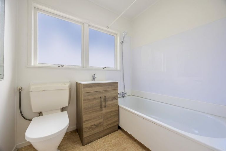 Photo of property in 4 Blanc Road, Silverdale, 0932