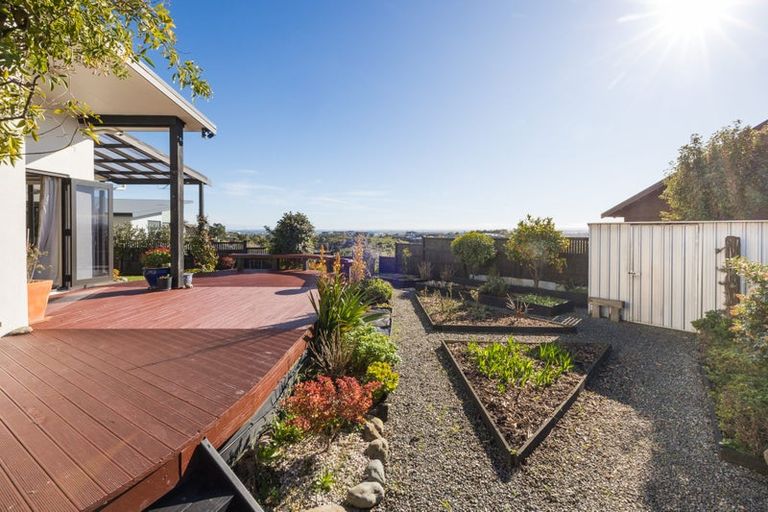 Photo of property in 111 Ruapehu Drive, Fitzherbert, Palmerston North, 4410