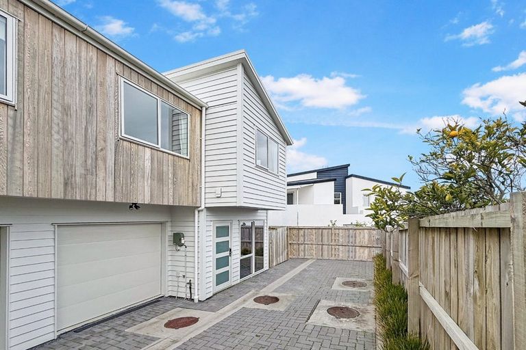 Photo of property in 6d Law Street, Torbay, Auckland, 0630