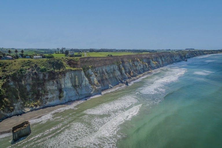 Photo of property in 6 Mowhanau Drive, Kai Iwi, Whanganui, 4574