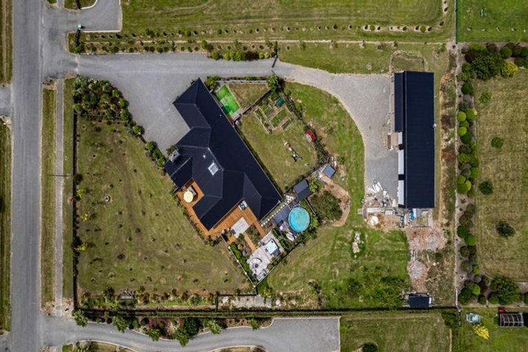 Photo of property in 11 Whitcombe Place, Darfield, 7571