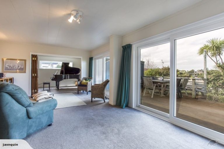 Photo of property in 21 Makepiece Place, Chatswood, Auckland, 0626