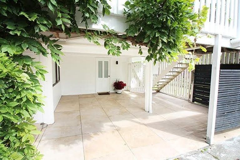 Photo of property in 1/49 Brigantine Drive, Beach Haven, Auckland, 0626