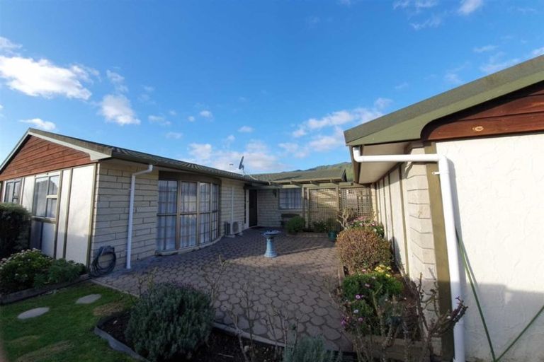 Photo of property in 63a Ngaio Road, Waikanae, 5036