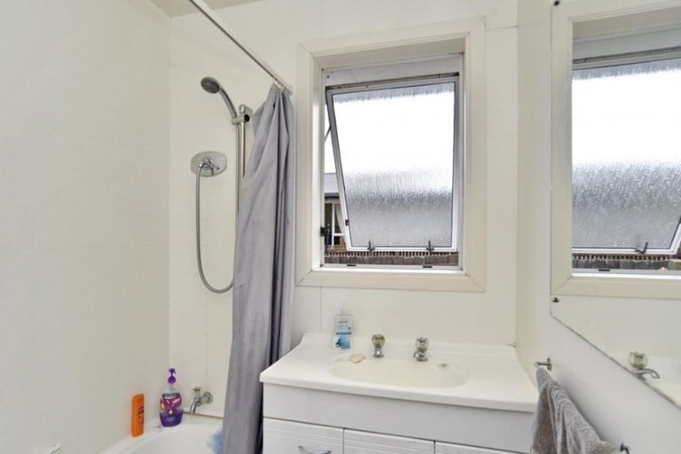 Photo of property in 8 Westmont Street, Ilam, Christchurch, 8041