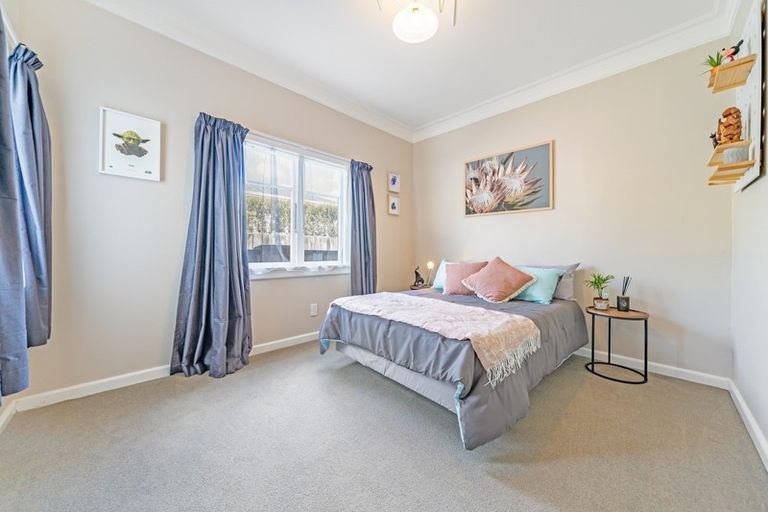 Photo of property in 11 Pitt Street, Moera, Lower Hutt, 5010