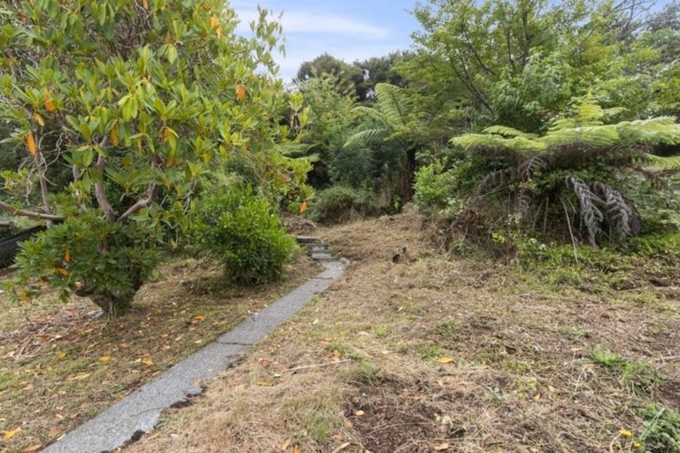 Photo of property in 18 Lees Grove, Wainuiomata, Lower Hutt, 5014