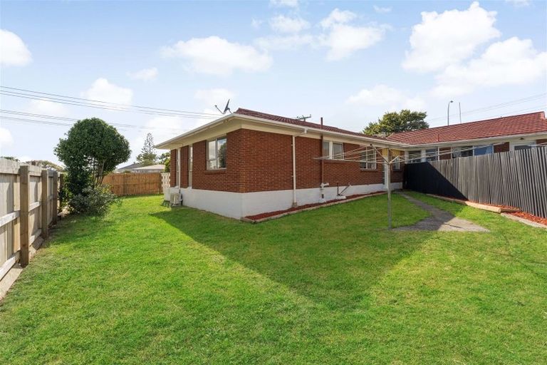 Photo of property in 2 Border Road, Henderson, Auckland, 0612