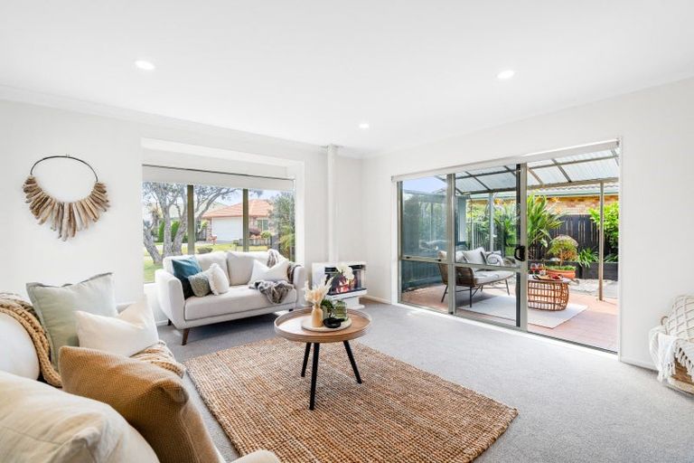 Photo of property in 37 Lavender Place, Papamoa Beach, Papamoa, 3118