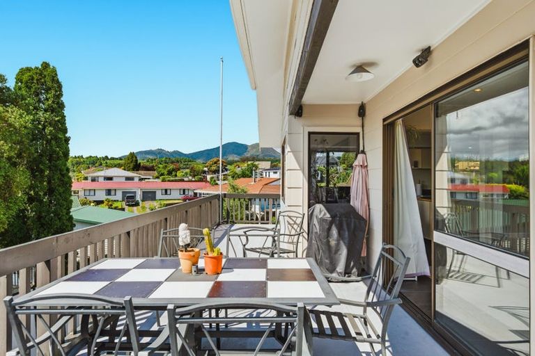 Photo of property in 2 Kempton Place, Richmond Heights, Taupo, 3330