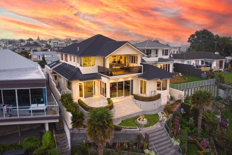 Photo of property in 448 Devon Street West, Lynmouth, New Plymouth, 4310