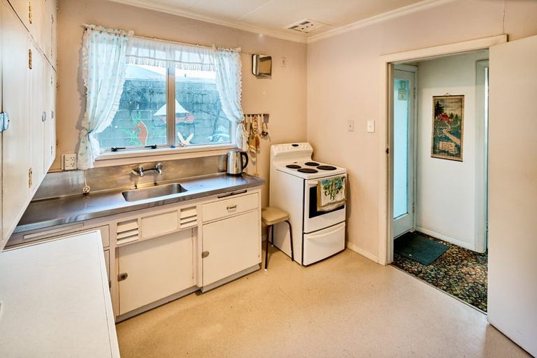 Photo of property in 166 Owhiro Bay Parade, Owhiro Bay, Wellington, 6023