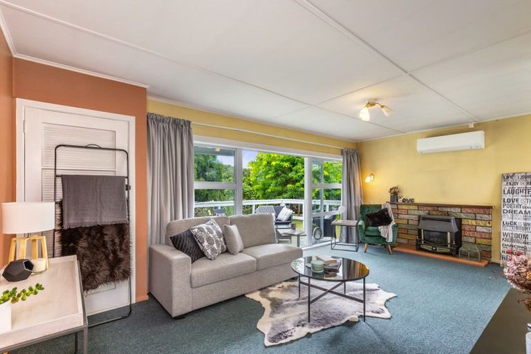 Photo of property in 3 Gradwell Place, Two Mile Bay, Taupo, 3330