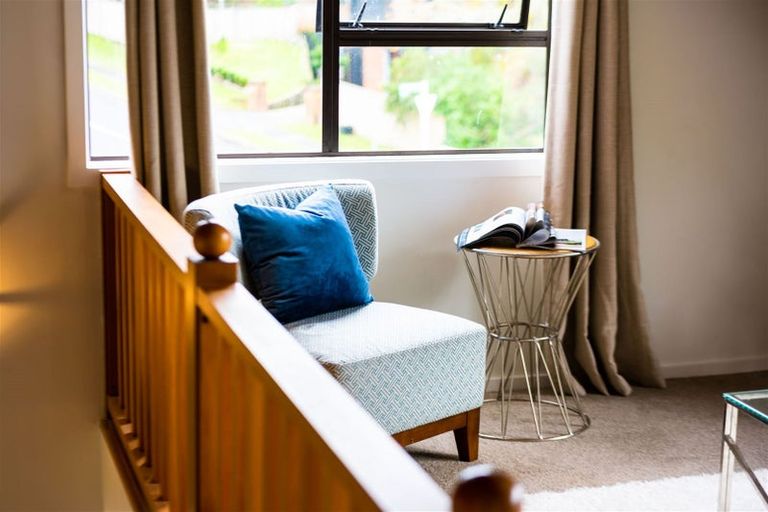 Photo of property in 17 Unsworth Drive, Unsworth Heights, Auckland, 0632