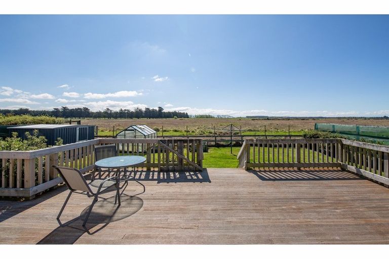 Photo of property in 437 Kainga Road, Brooklands, Christchurch, 8083