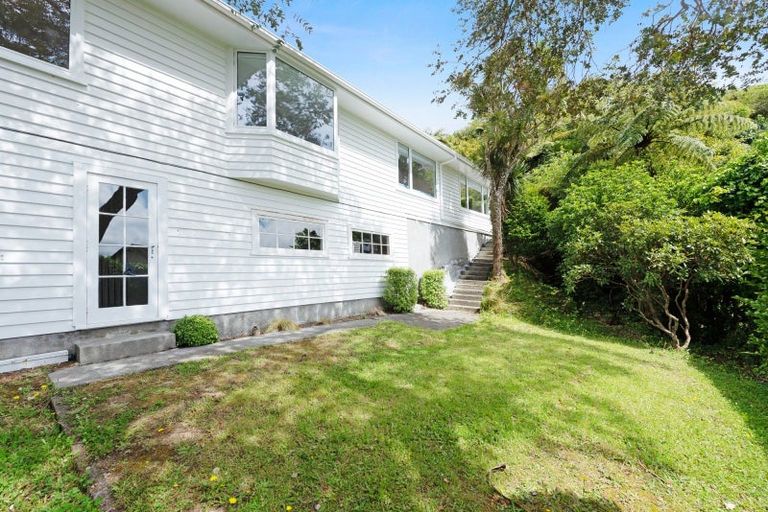 Photo of property in 48 Homewood Crescent, Karori, Wellington, 6012