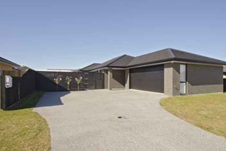 Photo of property in 39 Rainey Crescent, Papamoa Beach, Papamoa, 3118