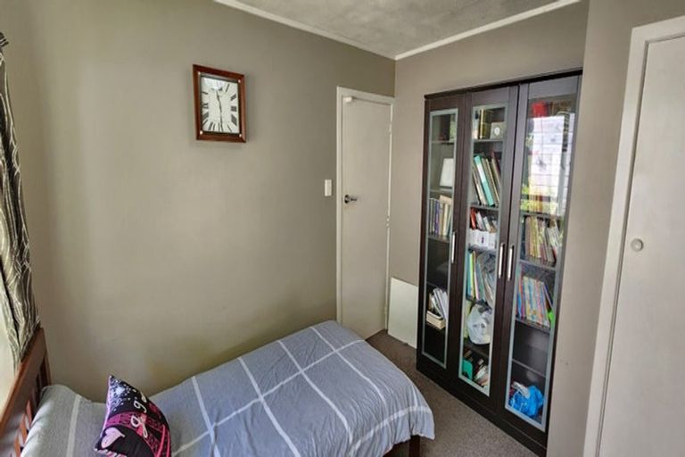 Photo of property in 6a Brierley Place, Marfell, New Plymouth, 4310