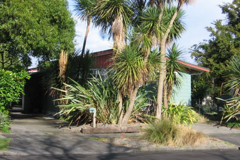 Photo of property in 6 Otira Place, Awapuni, Palmerston North, 4412