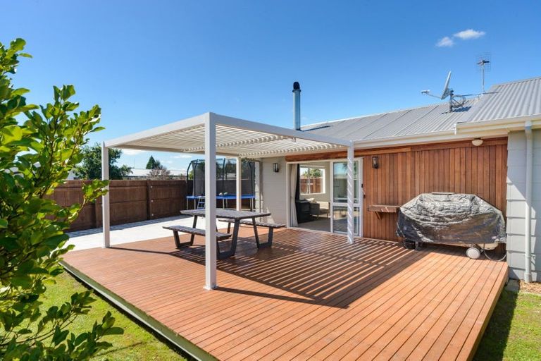 Photo of property in 40 Acacia Street, Kelvin Grove, Palmerston North, 4414