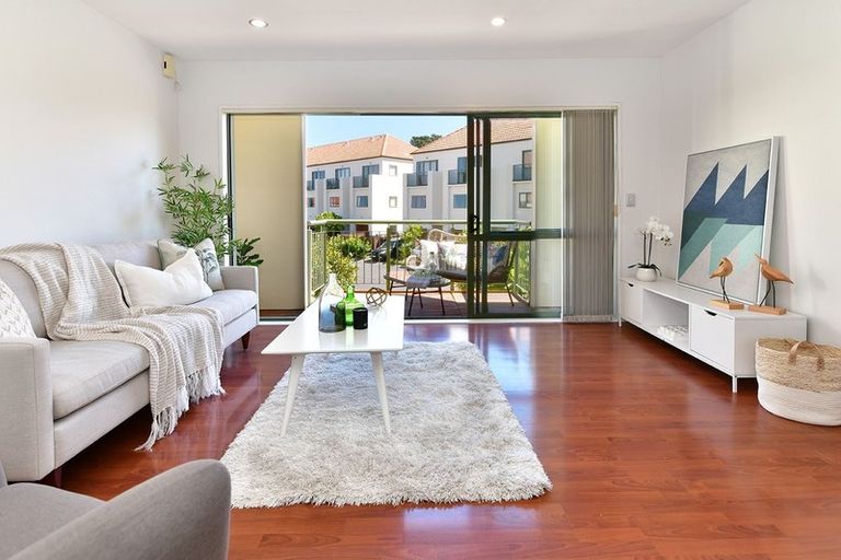 Photo of property in 40 Waterside Crescent, Gulf Harbour, Whangaparaoa, 0930