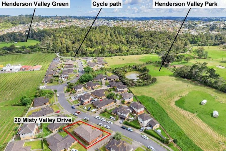 Photo of property in 20 Misty Valley Drive, Henderson, Auckland, 0612