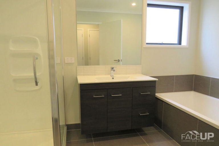 Photo of property in 28 Pukewhero Rise, Westgate, Auckland, 0614